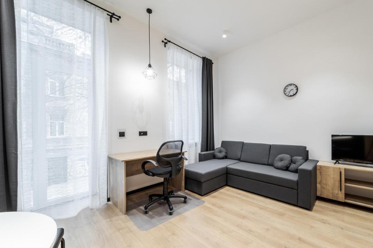 Modern Apartment In The Old City Lviv Exterior foto